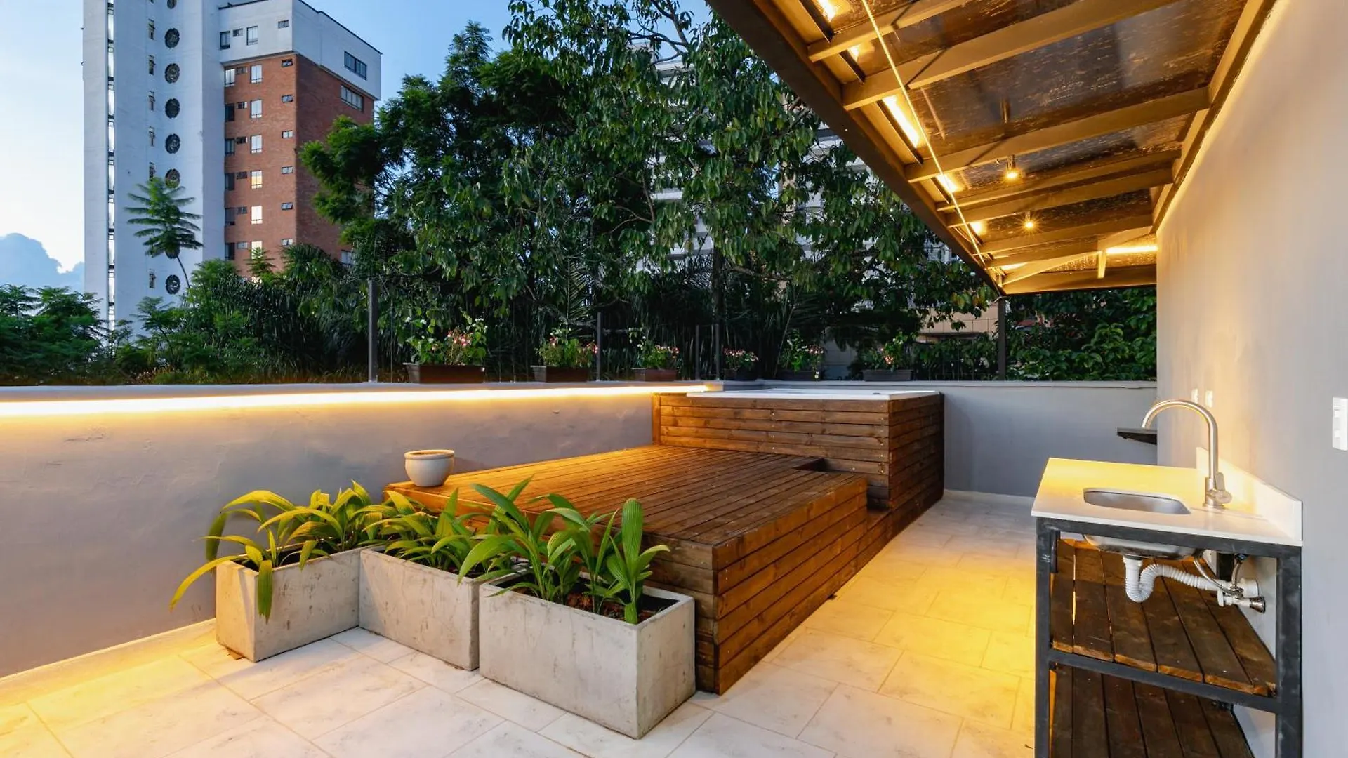 B3 4Br Poblado Penthouse Wit Ac And Jacuzzi Apartment Medellin