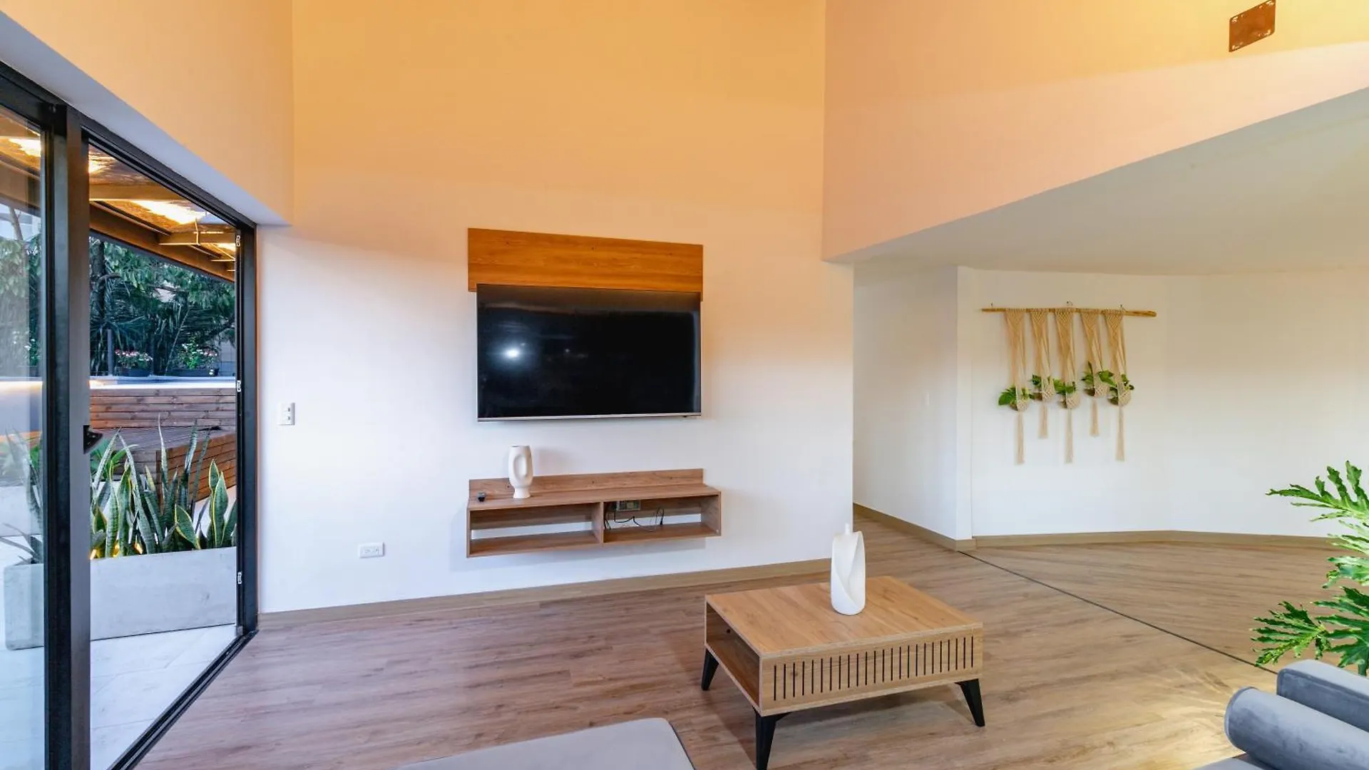B3 4Br Poblado Penthouse Wit Ac And Jacuzzi Apartment Medellin Colombia