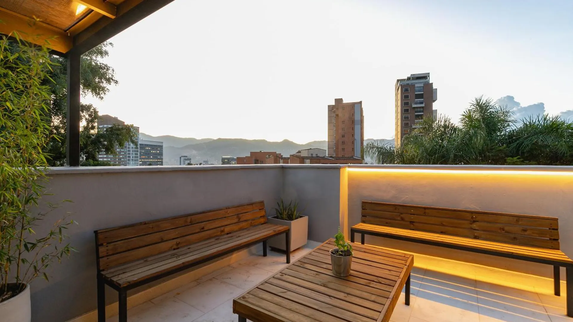 B3 4Br Poblado Penthouse Wit Ac And Jacuzzi Apartment Medellin