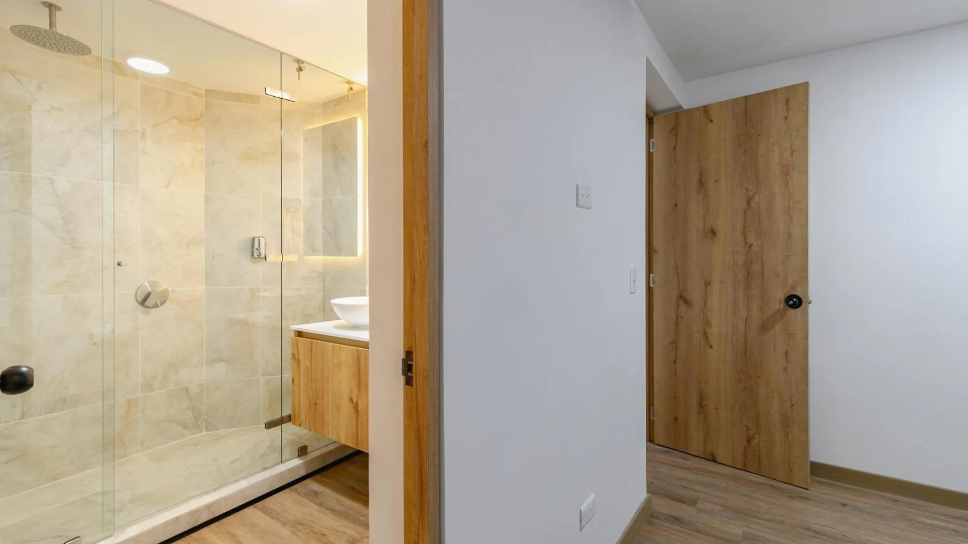 B3 4Br Poblado Penthouse Wit Ac And Jacuzzi Apartment Medellin Colombia