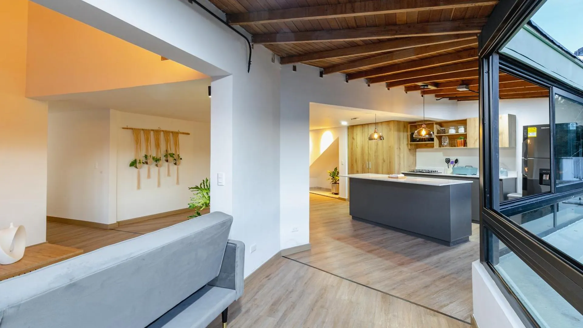 B3 4Br Poblado Penthouse Wit Ac And Jacuzzi Apartment Medellin