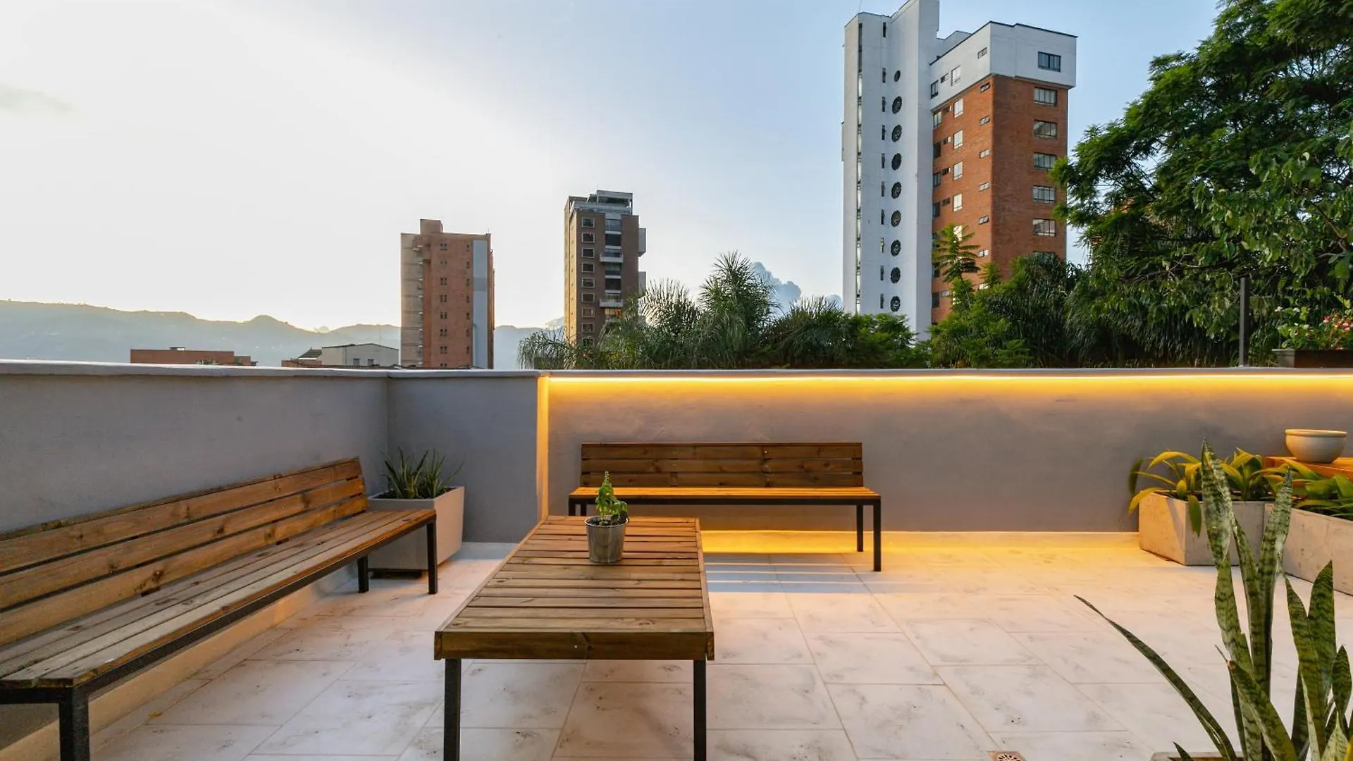 B3 4Br Poblado Penthouse Wit Ac And Jacuzzi Apartment Medellin