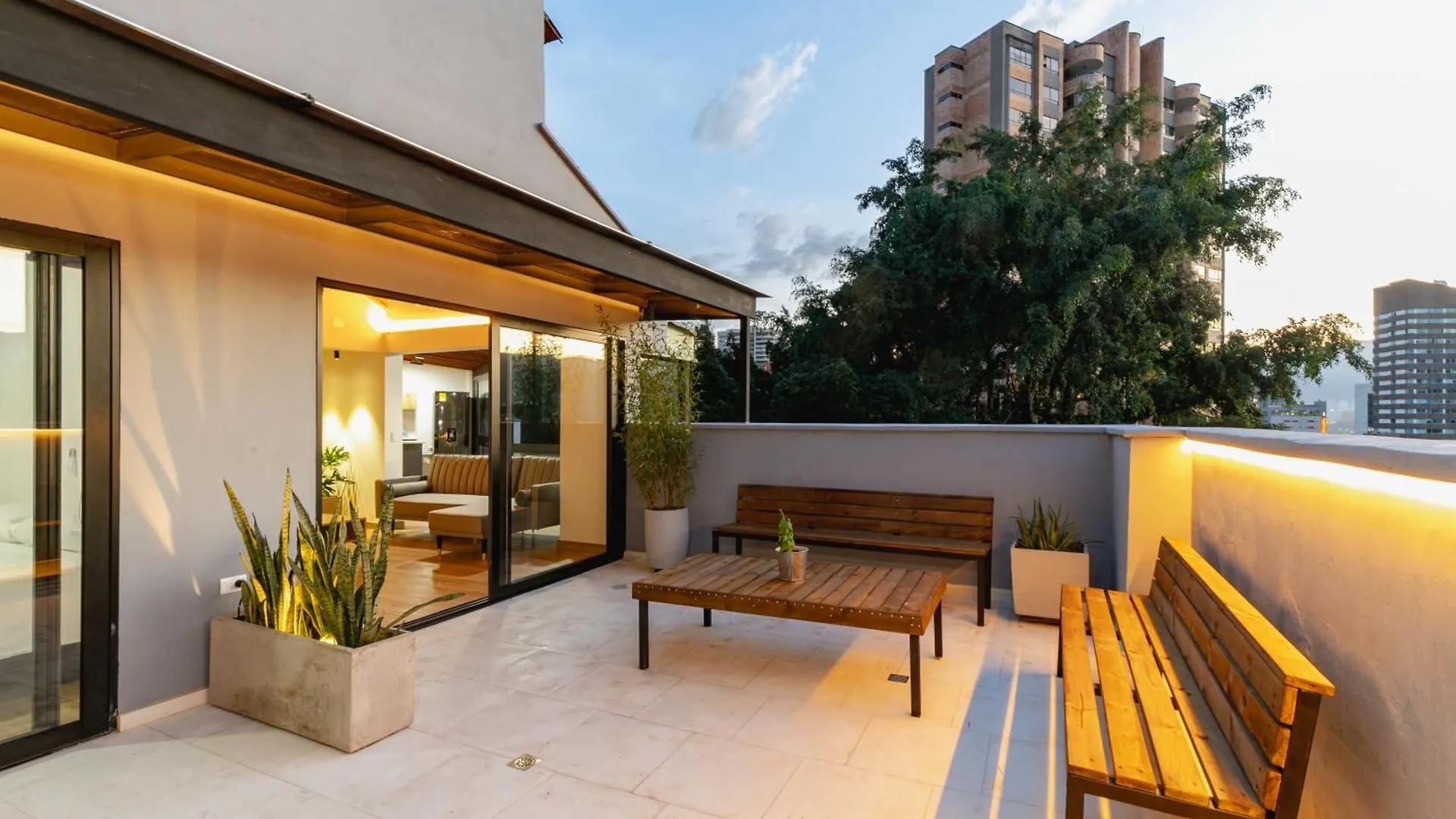 B3 4Br Poblado Penthouse Wit Ac And Jacuzzi Apartment Medellin