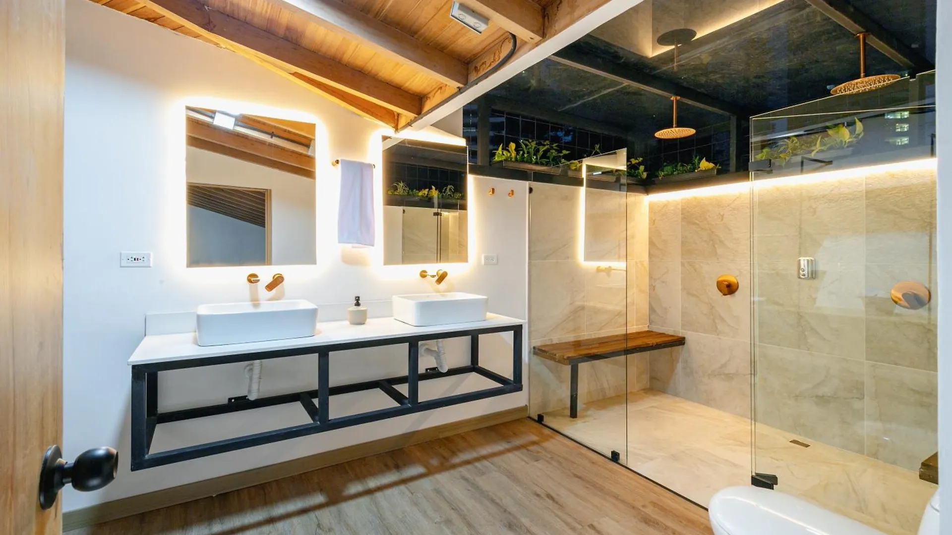 B3 4Br Poblado Penthouse Wit Ac And Jacuzzi Apartment Medellin