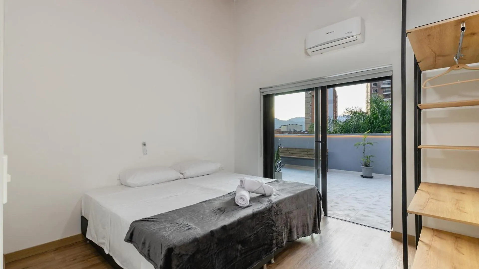 B3 4Br Poblado Penthouse Wit Ac And Jacuzzi Apartment Medellin
